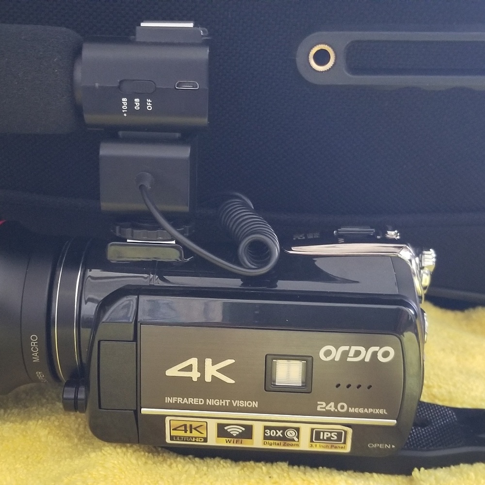 Video camera - Picture 3 of 6